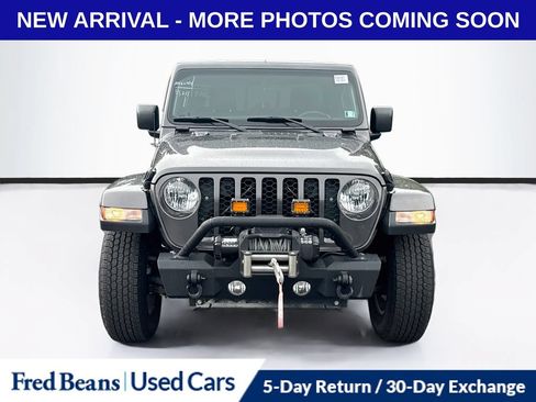 Used 2021 Jeep Gladiator Sport AWD/4WD image 2