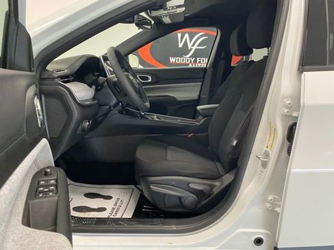 New 2025 Jeep Compass Sport image 13