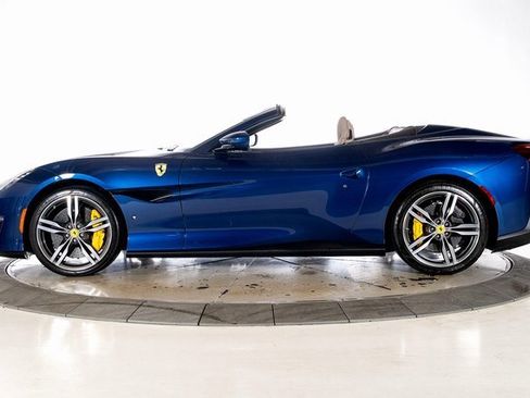 Used 2019 Ferrari Portofino image 3