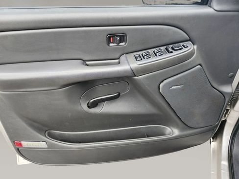 Used 2006 Chevrolet Silverado 2500 LT w/ Heavy-Duty Power Package image 13