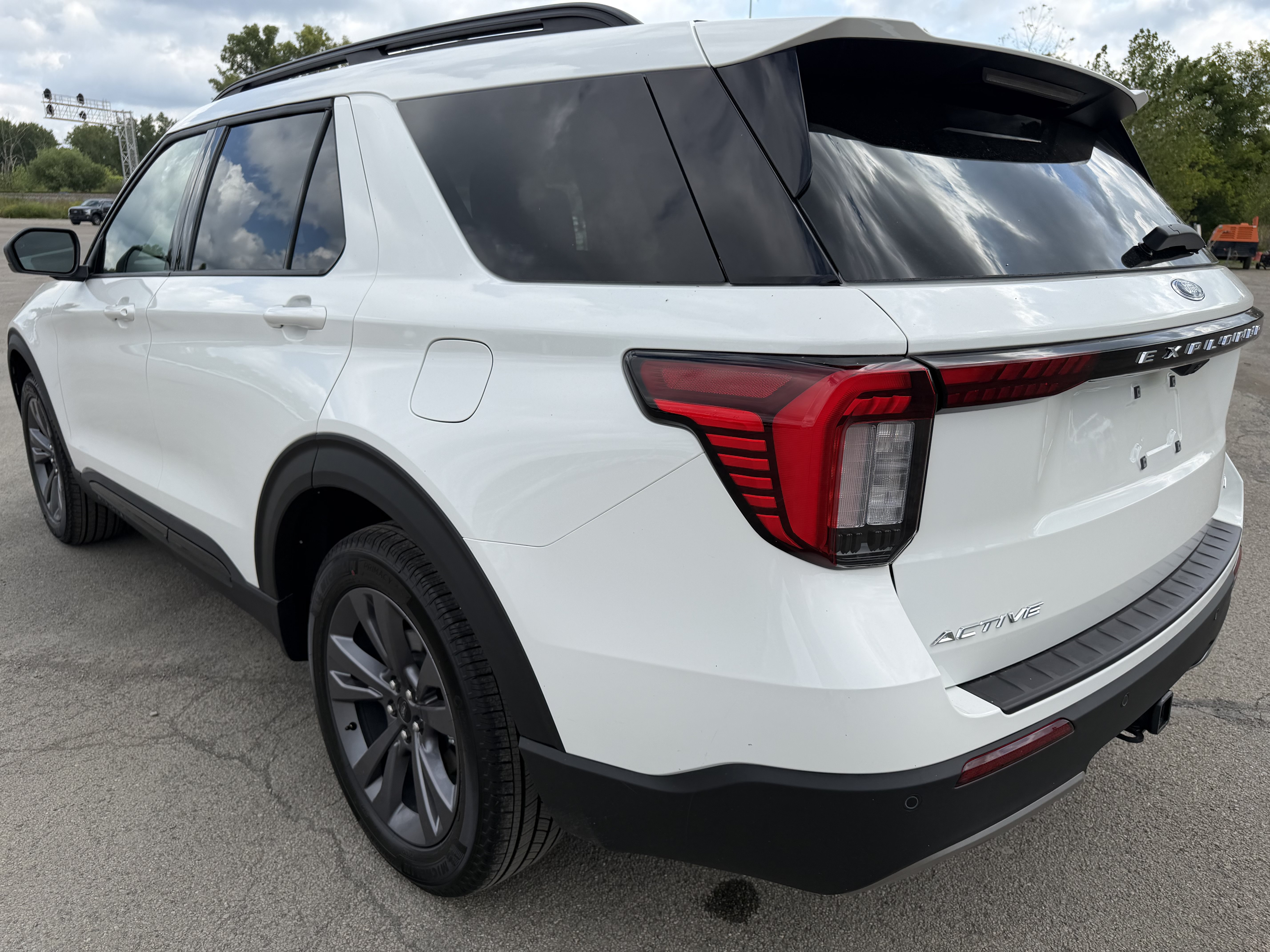 New 2026 Ford Explorer Active w/ Active Comfort Package AWD/4WD image 3