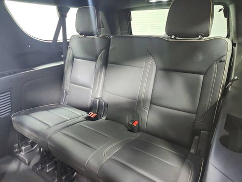 Used 2023 Chevrolet Suburban Premier AWD/4WD image 44