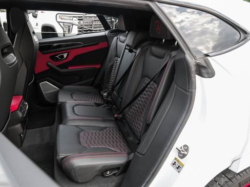 Used 2022 Lamborghini Urus image 49
