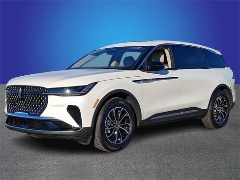 Used 2025 Lincoln Nautilus Premier w/ Equipment Group 102A image 1