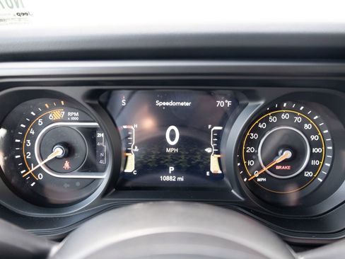 Used 2024 Jeep Wrangler Unlimited Rubicon w/ Technology Group AWD/4WD image 5