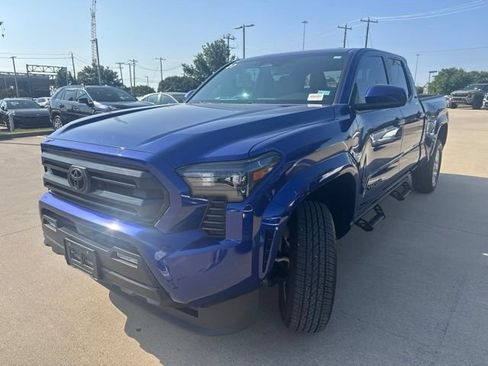 Used 2025 Toyota Tacoma SR5 AWD/4WD image 6