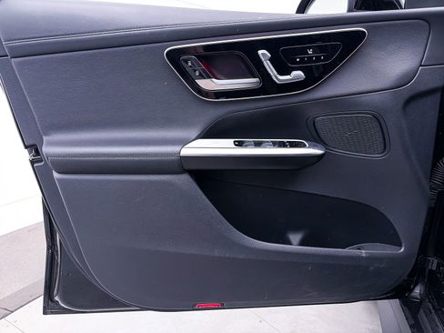 Used 2024 Mercedes-Benz GLC 300 w/ AMG Line image 18