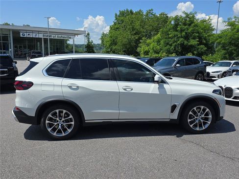 Certified 2024 BMW X5 xDrive40i AWD/4WD image 2