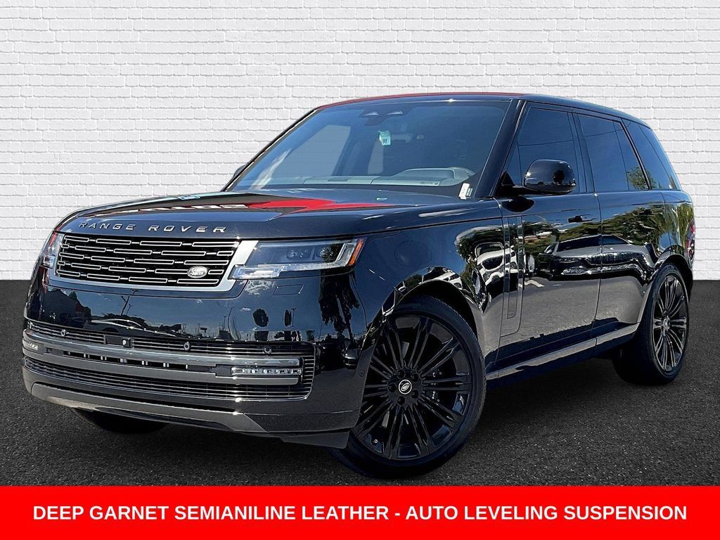 Used 2025 Land Rover Range Rover SE AWD/4WD image 1