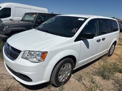 Used 2019 Dodge Grand Caravan SE w/ UConnect Hands-Free Group