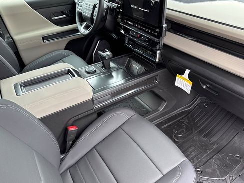 New 2026 GMC Hummer EV SUV image 17