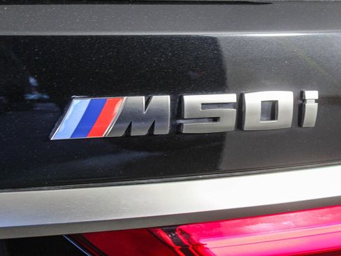 Used 2020 BMW X7 M50i image 10