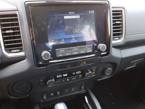 Used 2022 Nissan Frontier SV w/ SV Premium Package RWD image 7