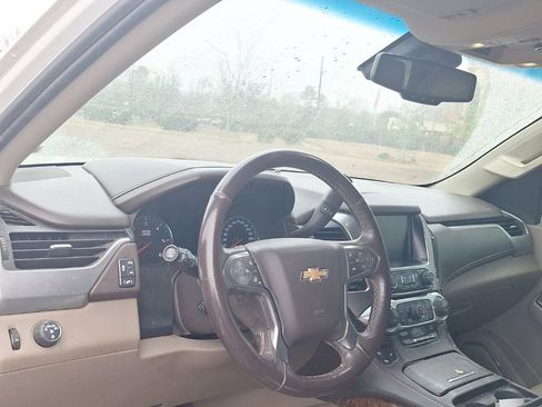 Used 2017 Chevrolet Suburban Premier image 25