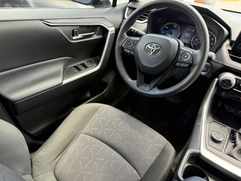 Used 2020 Toyota RAV4 XLE w/ Convenience Package AWD/4WD image 16