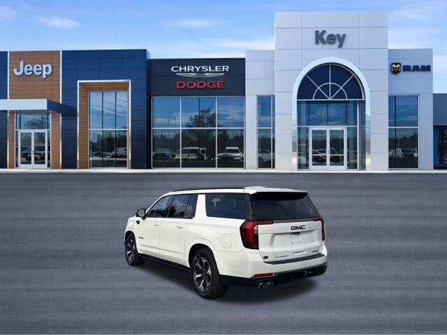 Used 2026 GMC Yukon XL AT4 Ultimate AWD/4WD image 3