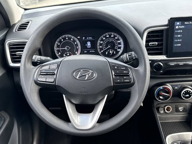 Used 2021 Hyundai Venue SE FWD image 15