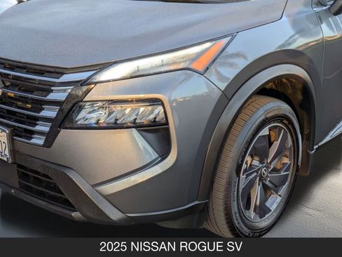 Certified 2025 Nissan Rogue SV image 10