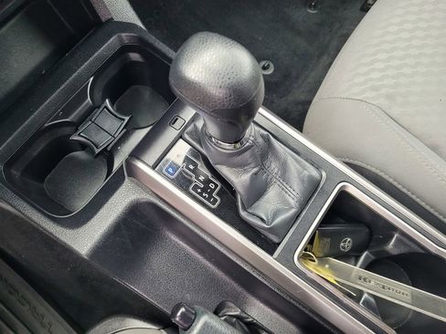 Used 2023 Toyota Tacoma SR5 AWD/4WD image 19