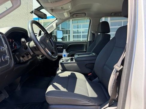 Used 2019 Chevrolet Silverado 2500 LT w/ LT Convenience Package AWD/4WD image 8