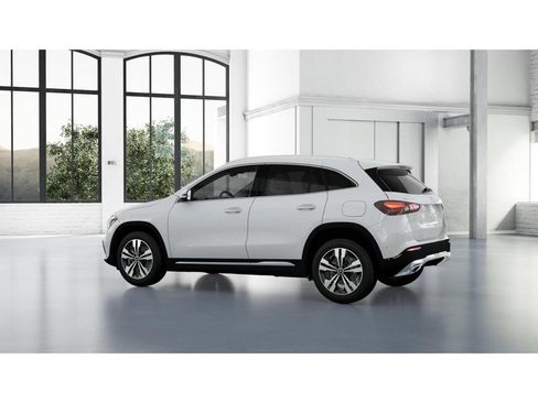 Used 2026 Mercedes-Benz GLA 250 4MATIC image 31