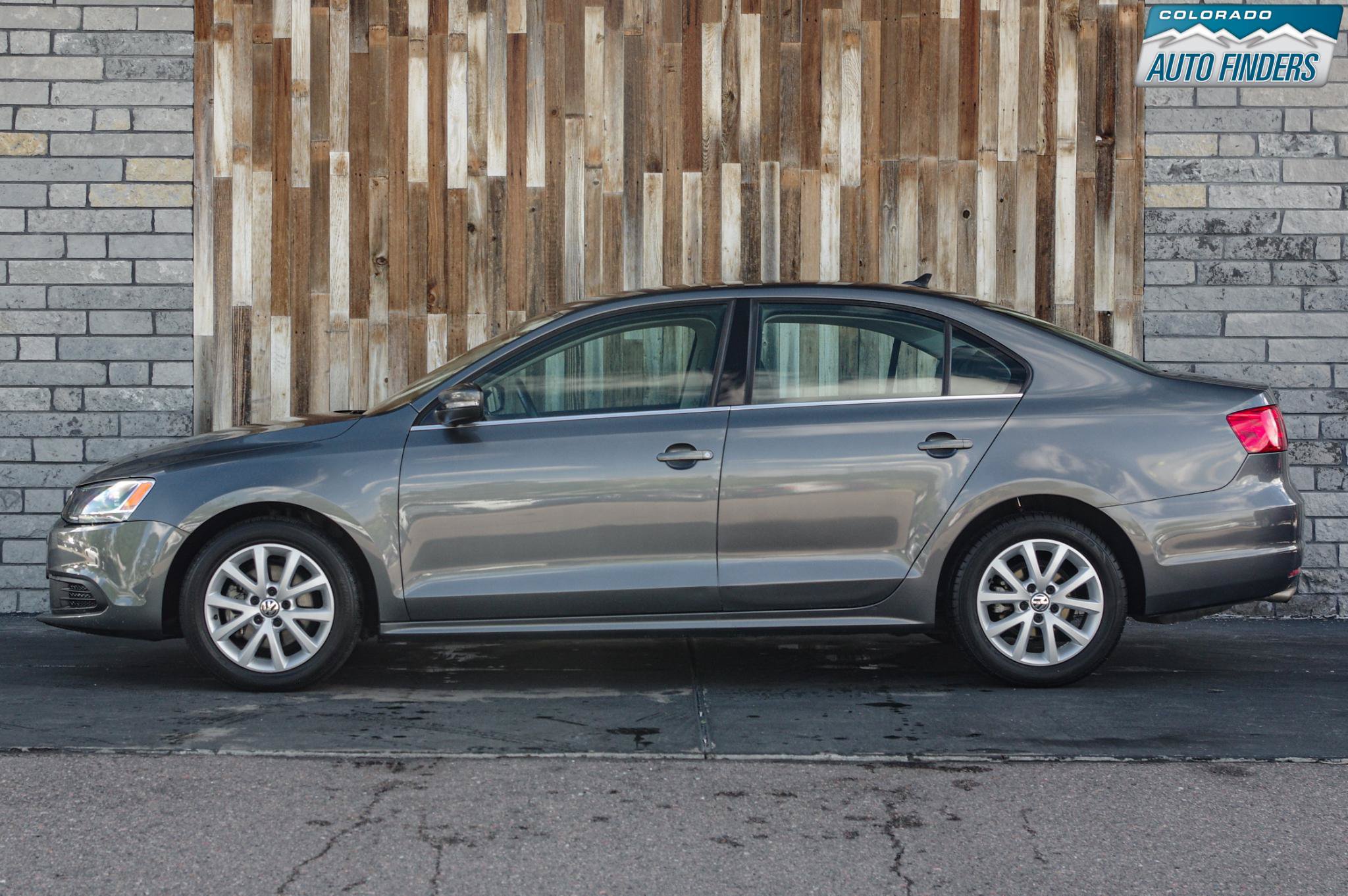 Used 2013 Volkswagen Jetta SE FWD image 3
