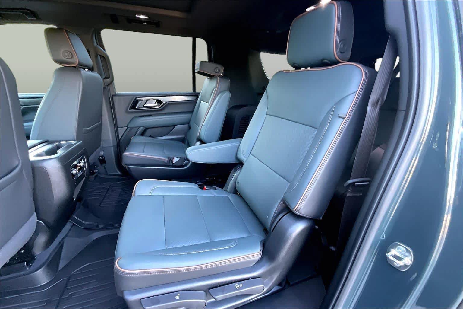 Used 2026 GMC Yukon XL AT4 w/ AT4 Premium Package AWD/4WD image 20