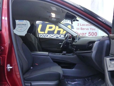 Used 2021 Nissan Rogue SV image 8