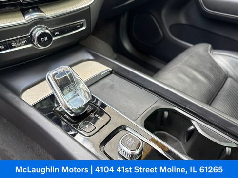 Used 2022 Volvo XC60 B5 Inscription w/ Climate Package image 28