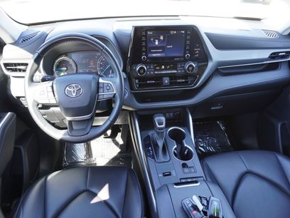 Used 2022 Toyota Highlander XLE