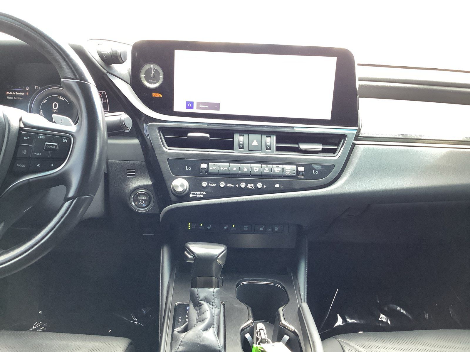 Used 2025 Lexus ES 300h w/ Luxury Package FWD image 11