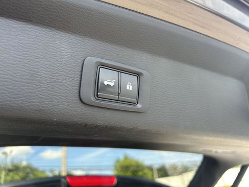 Used 2022 Mitsubishi Outlander SEL image 11