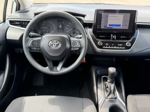 Used 2025 Toyota Corolla LE FWD image 14