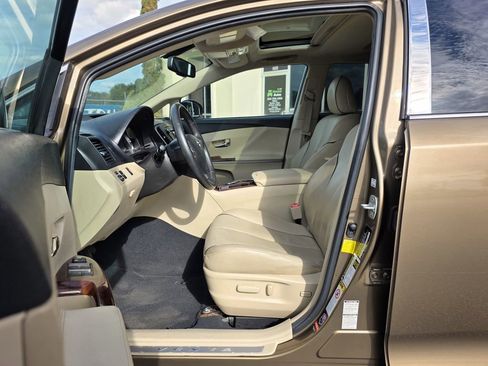 Used 2012 Toyota Venza XLE image 13