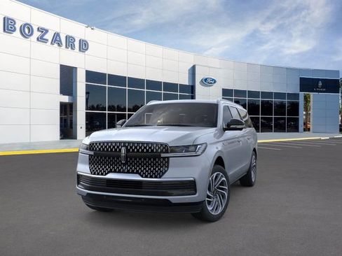 New 2025 Lincoln Navigator L Reserve image 2