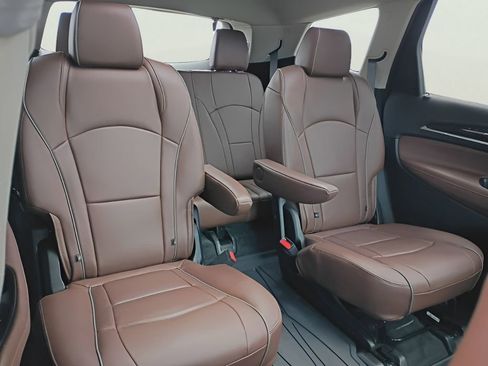 Used 2019 Buick Enclave Avenir w/ Avenir Technology Package AWD/4WD image 35