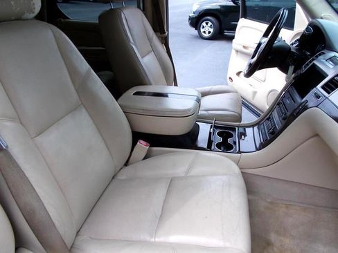 Used 2007 Cadillac Escalade AWD w/ Information Package image 21