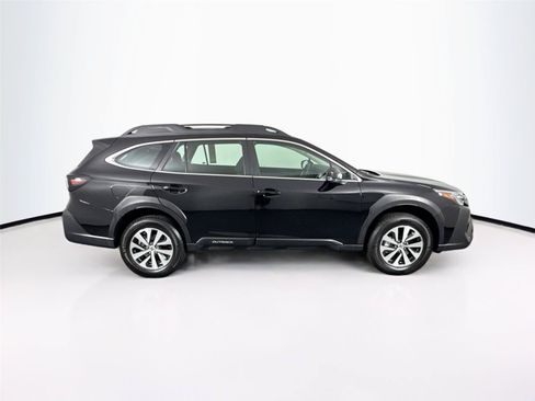 Used 2024 Subaru Outback AWD/4WD image 9