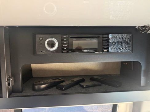 Used 2018 Mercedes-Benz Sprinter 3500 image 16