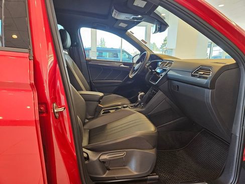 Used 2024 Volkswagen Tiguan SE R-Line image 25