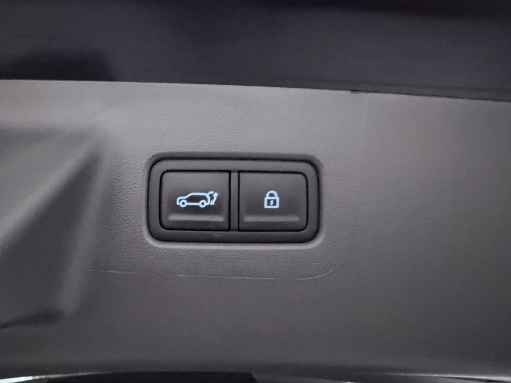 Used 2025 Hyundai Santa Fe SEL FWD image 39