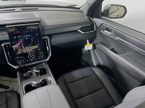 New 2026 GMC Acadia Elevation w/ Elevation Premium Package AWD/4WD image 19