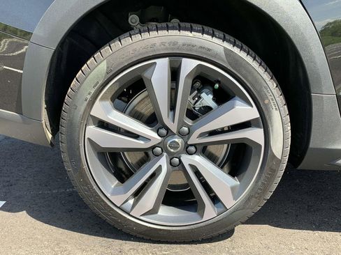 New 2025 Volvo V60 B5 Cross Country Plus w/ Protection Package Premier image 24