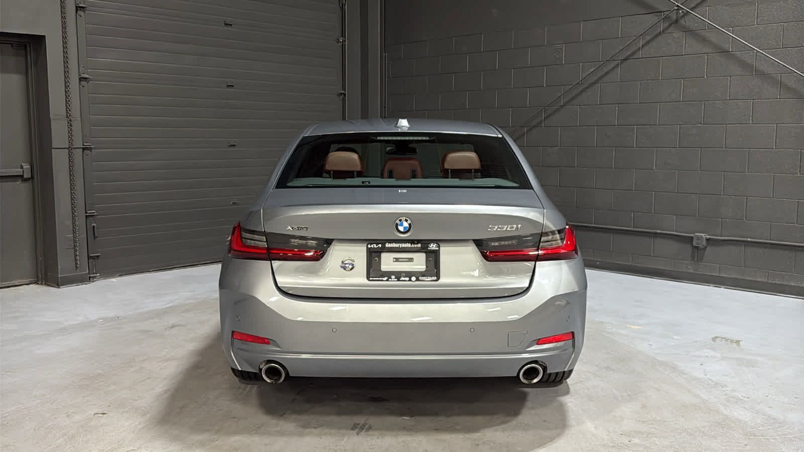 Used 2024 BMW 330i xDrive Sedan w/ Convenience Package AWD/4WD image 5