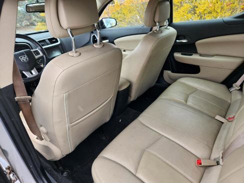 Used 2011 Dodge Avenger Lux image 15