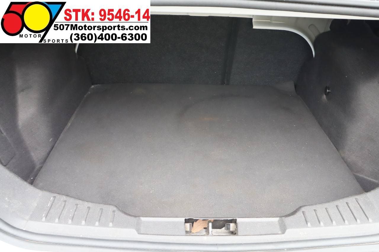 Used 2017 Ford Focus SE FWD image 11