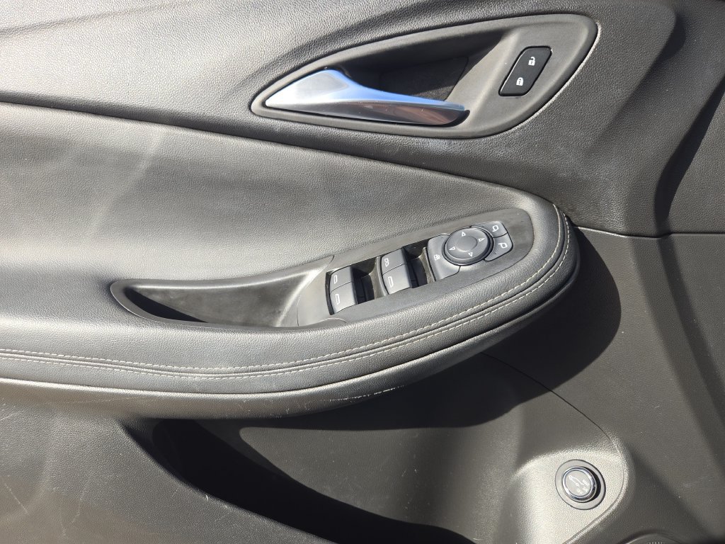 Used 2024 Buick Encore GX Preferred w/ Comfort Package FWD image 18