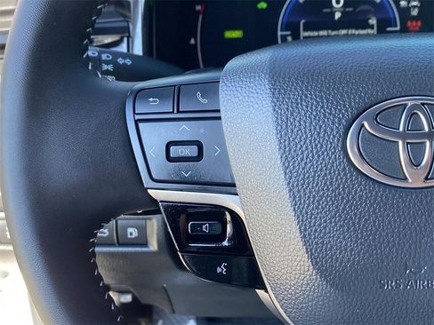 Certified 2025 Toyota Camry SE image 24