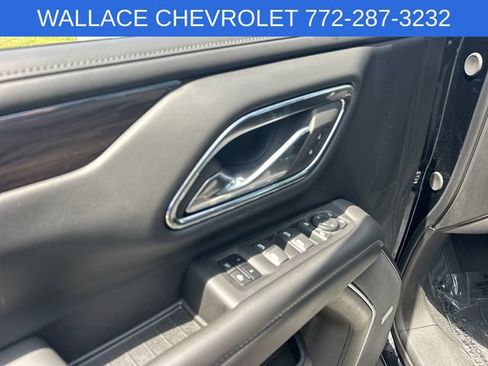 Used 2023 Chevrolet Tahoe Z71 w/ Luxury Package AWD/4WD image 16