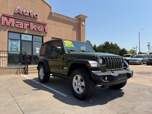 Used 2021 Jeep Wrangler Sport AWD/4WD image 3
